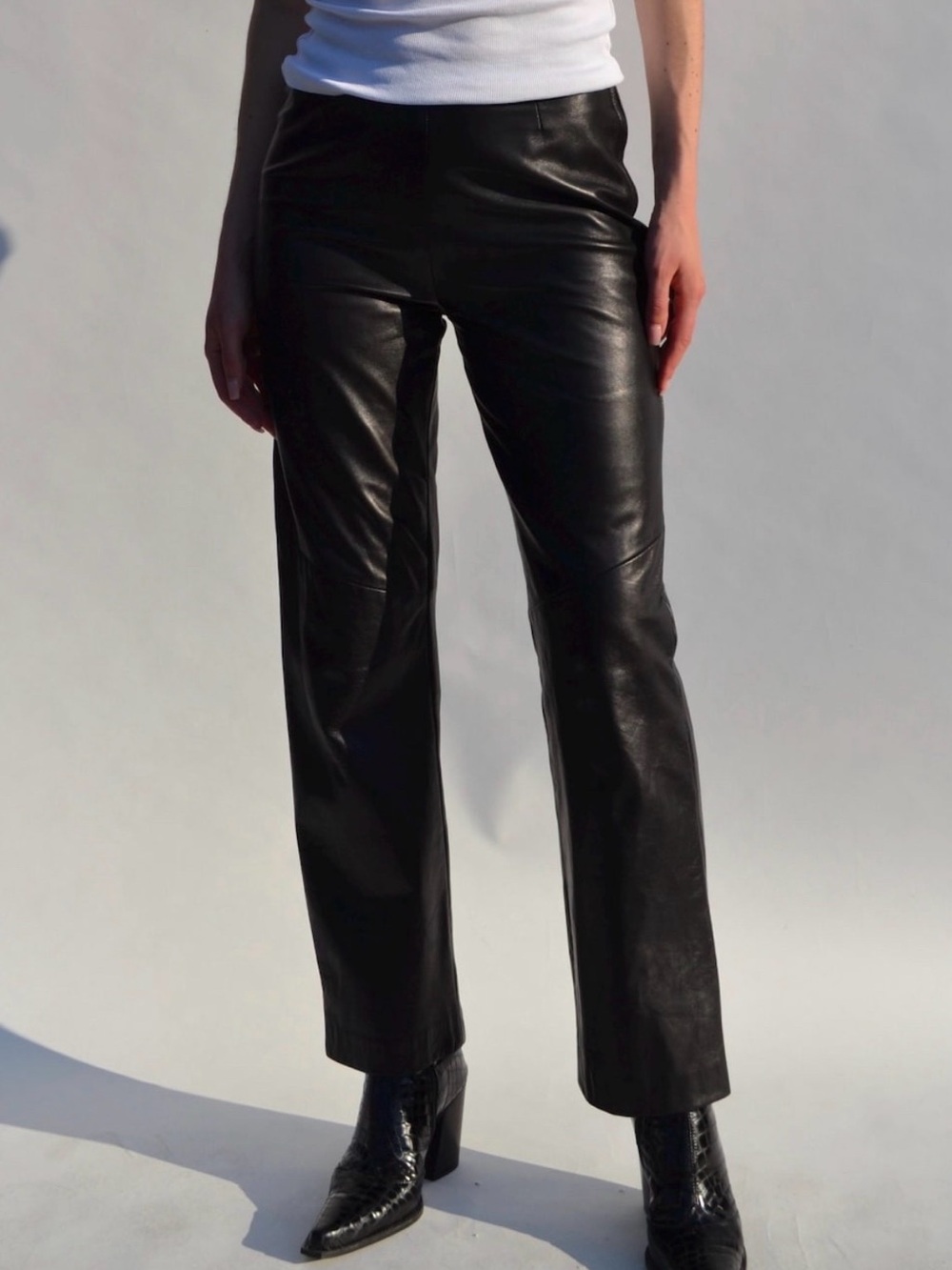 Vintage Danier Black Genuine Leather Pants – Size 2 - Picture 9 of 9